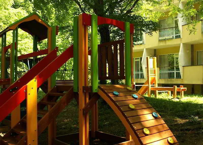 Hotell Alen Mak 7 2*